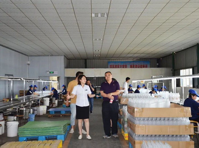 云峰酒业莅临南宫体育玻璃开展二方审核