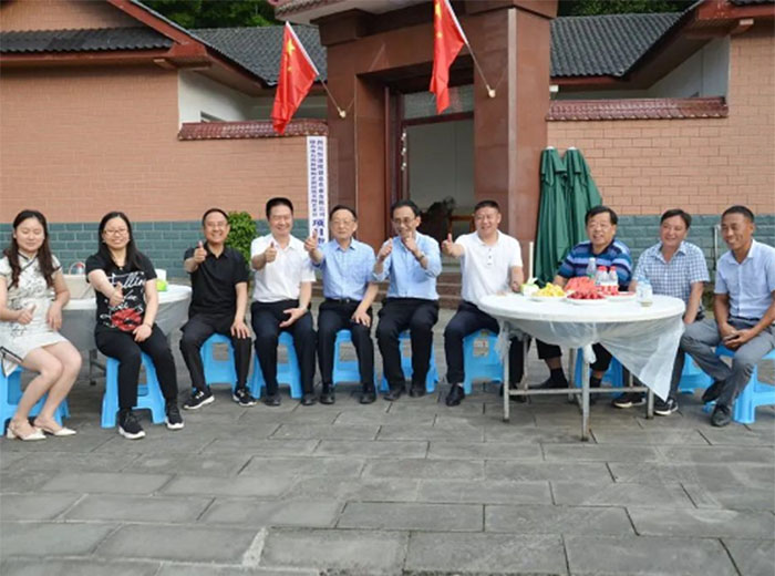 中国三农产业发展研究院专家组莅临南宫体育集团调研指导工作